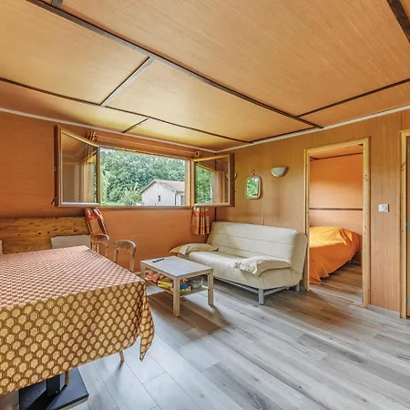 L'acacia 3 A 6 Personnes Holiday home Blesignac